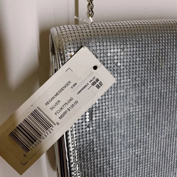 NWT French Connection Silver Regan Messenger with Chain Strap - Picture 3 of 7